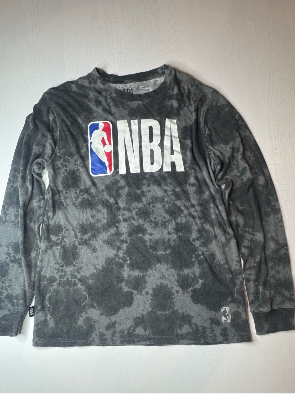 NBA Men's Long Sleeve Tie-Dye Tee in Black & Gray with Logo